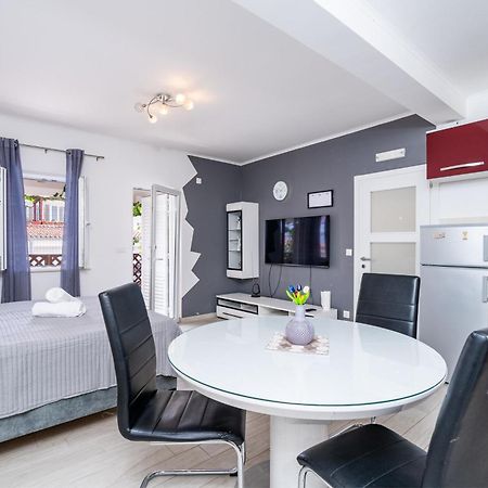 Feather Studio Apartment - Free Private Parking - Self Check-In Dubrovnik Kültér fotó