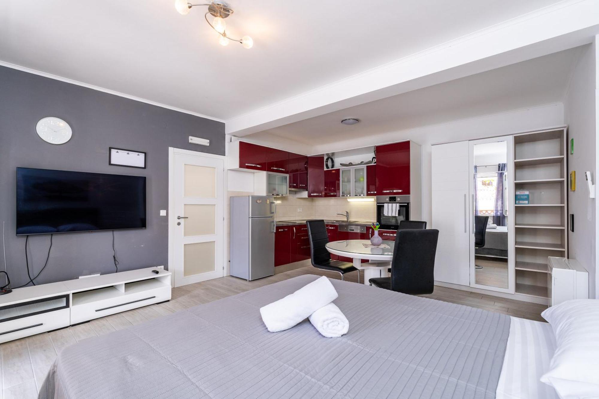 Feather Studio Apartment - Free Private Parking - Self Check-In Dubrovnik Kültér fotó