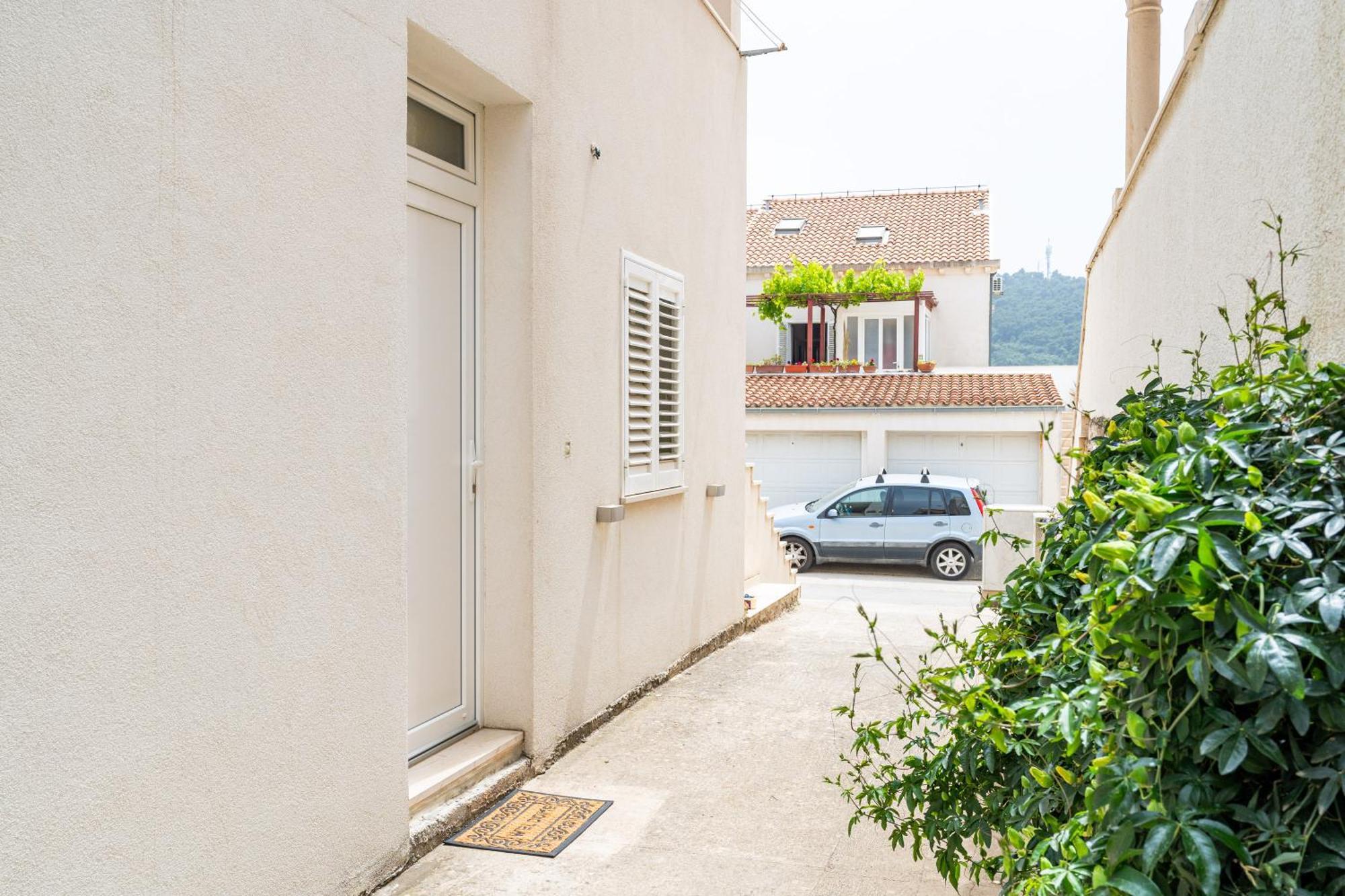 Feather Studio Apartment - Free Private Parking - Self Check-In Dubrovnik Kültér fotó